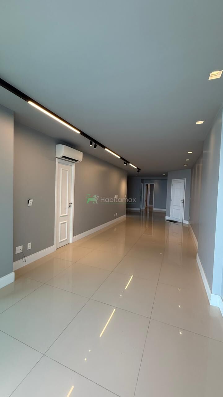 Apartamento para alugar com 3 quartos, 157m² - Foto 7
