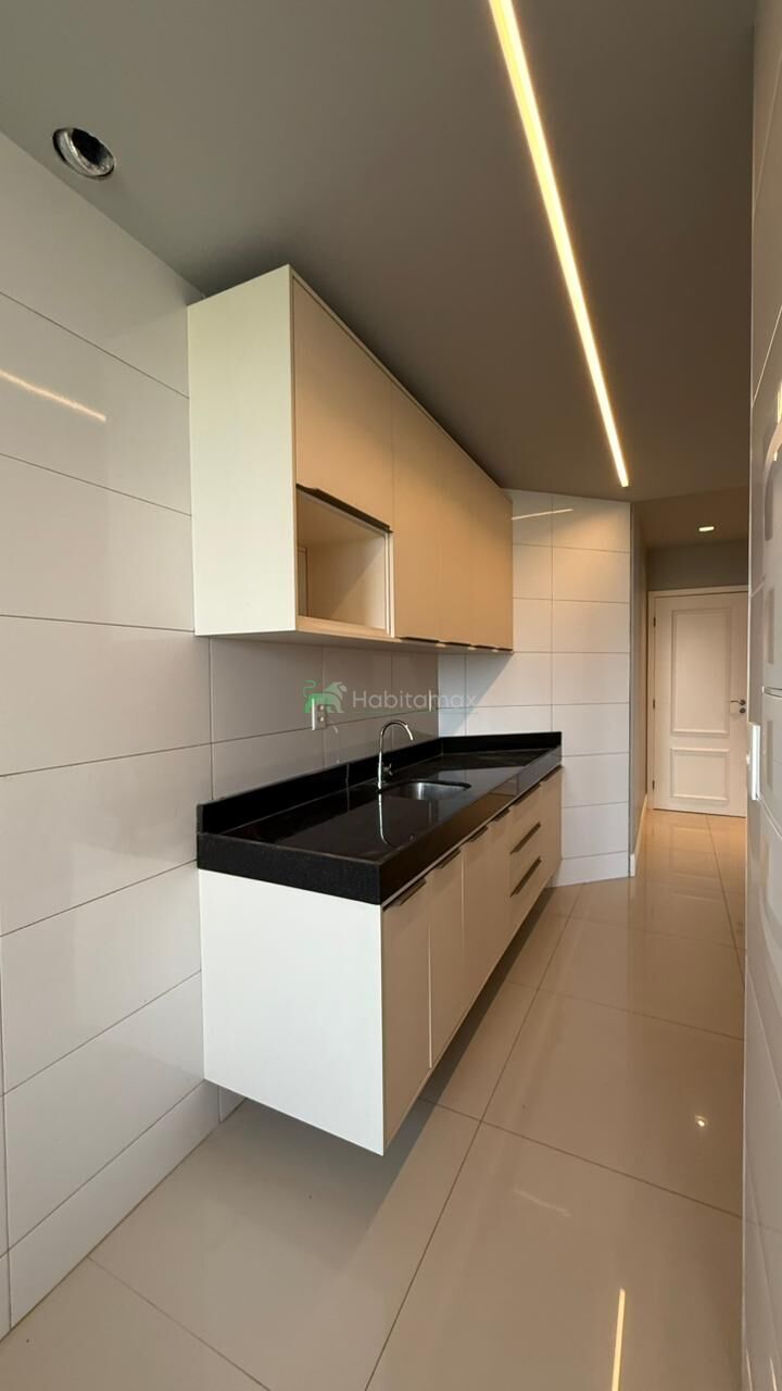 Apartamento para alugar com 3 quartos, 157m² - Foto 9