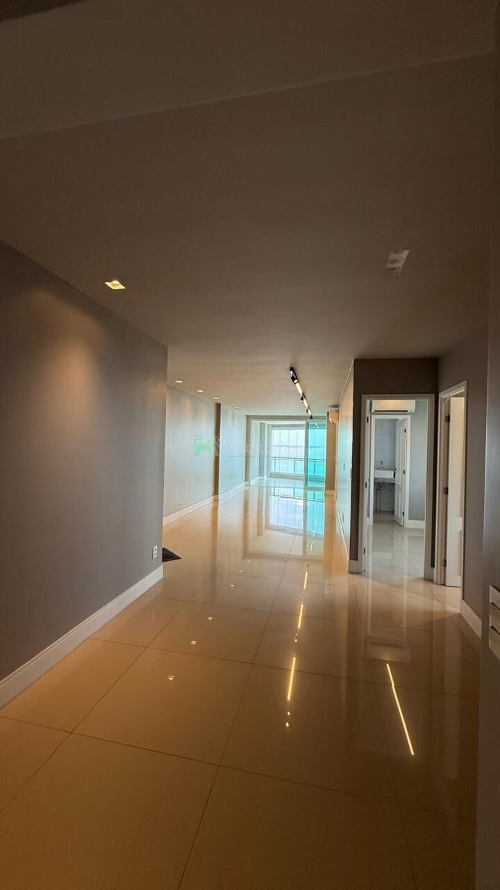 Apartamento para alugar com 3 quartos, 157m² - Foto 6
