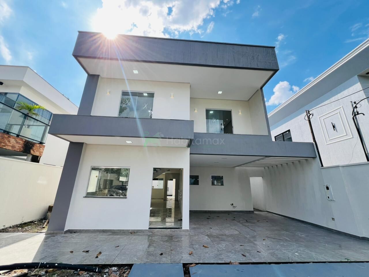 Casa à venda com 3 quartos, 340m² - Foto 2