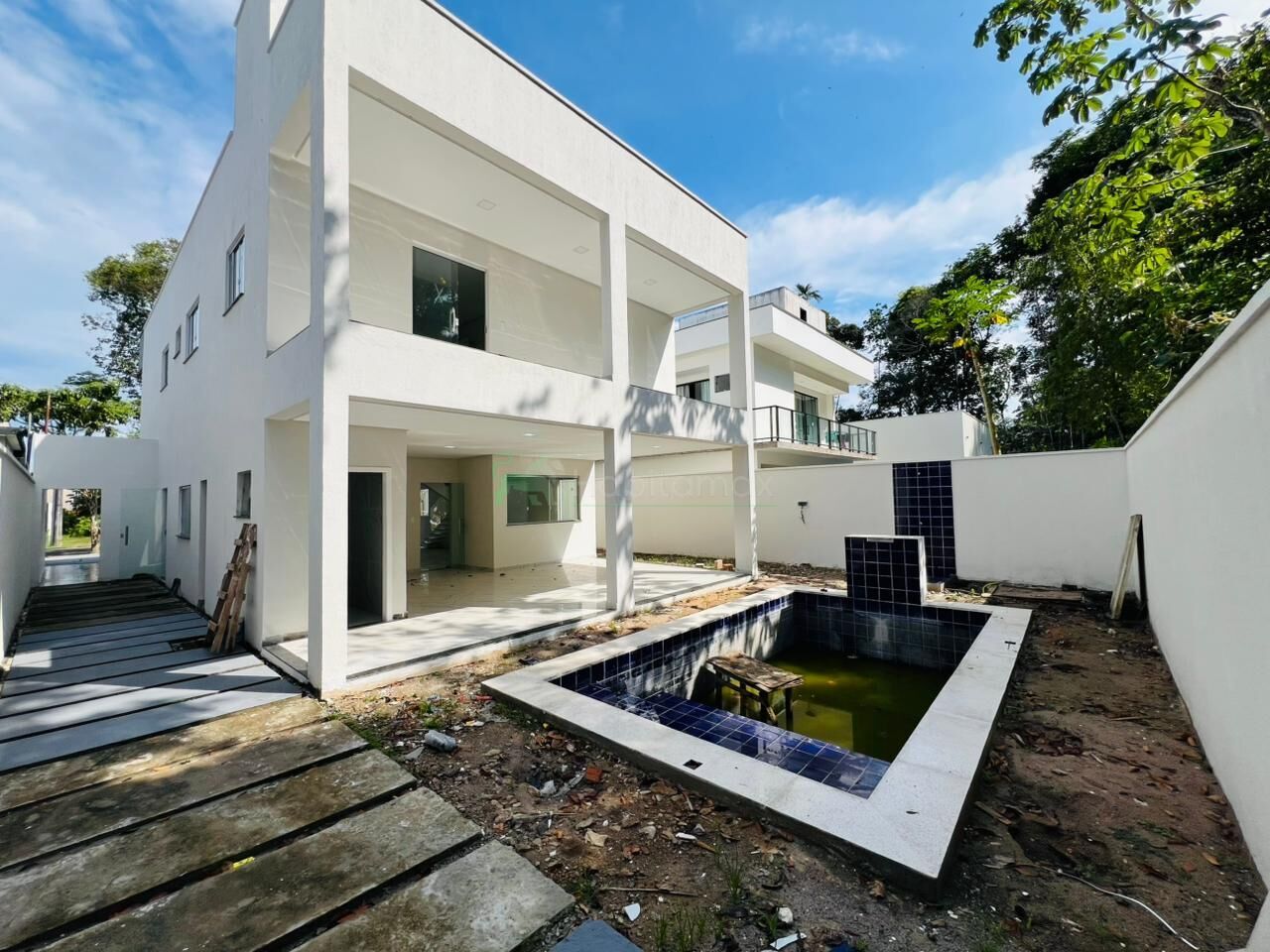 Casa à venda com 3 quartos, 340m² - Foto 3