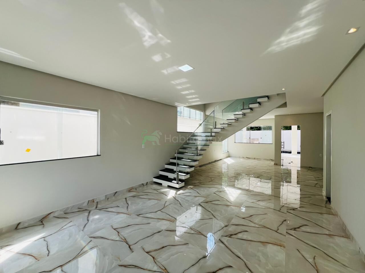 Casa à venda com 3 quartos, 340m² - Foto 5