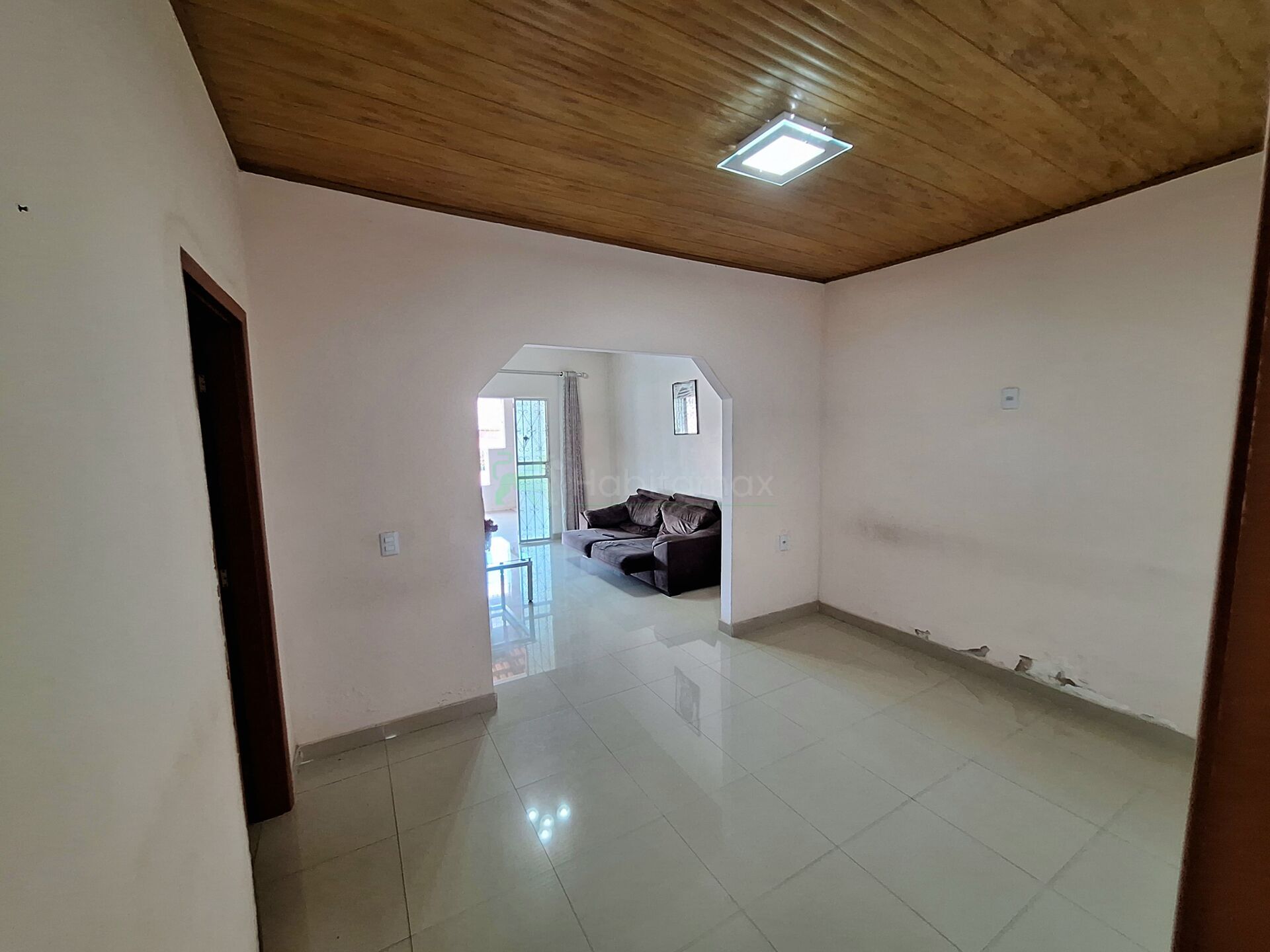 Casa à venda com 4 quartos, 220m² - Foto 2
