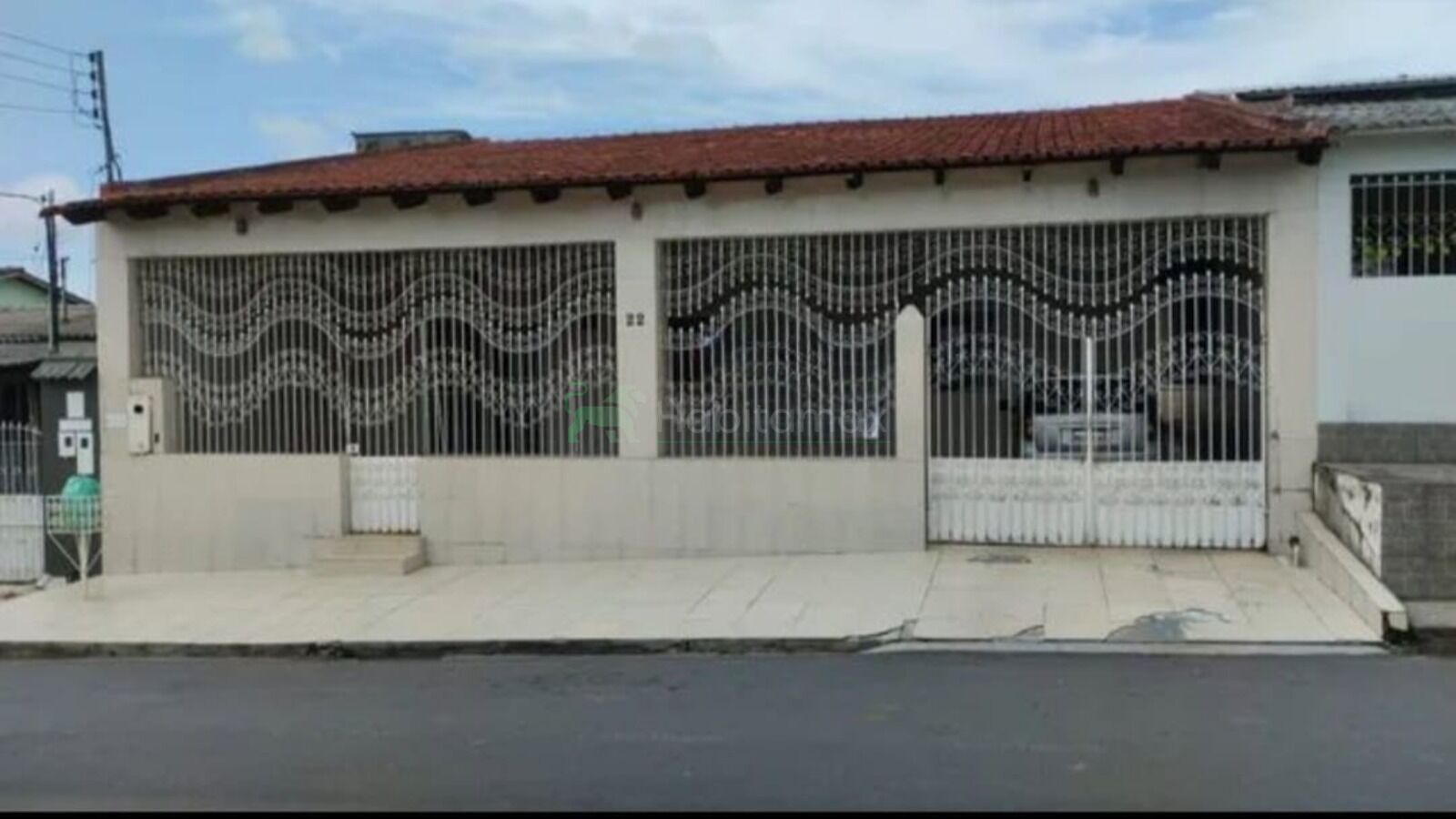 Casa à venda com 4 quartos, 220m² - Foto 1