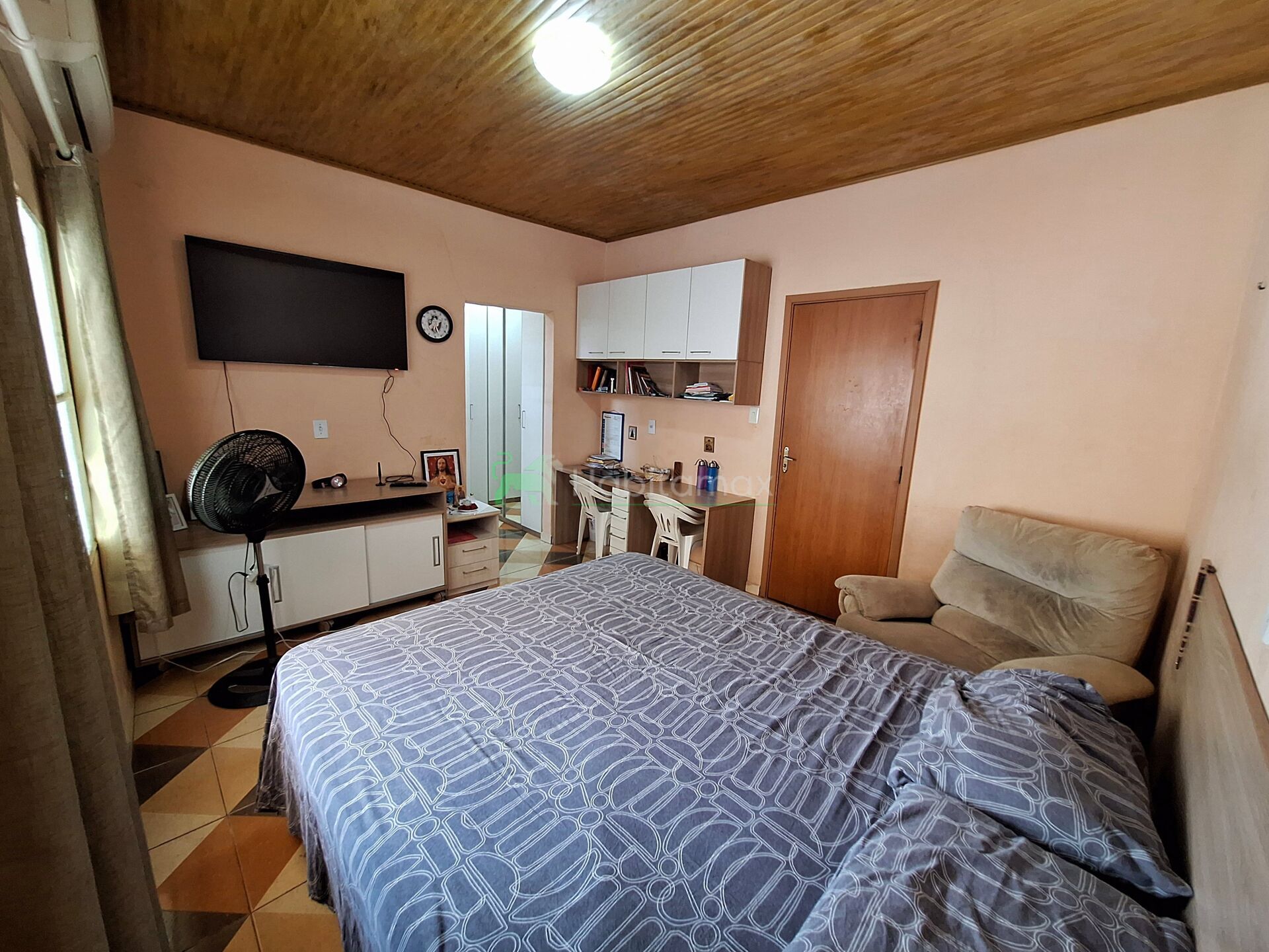 Casa à venda com 4 quartos, 220m² - Foto 7