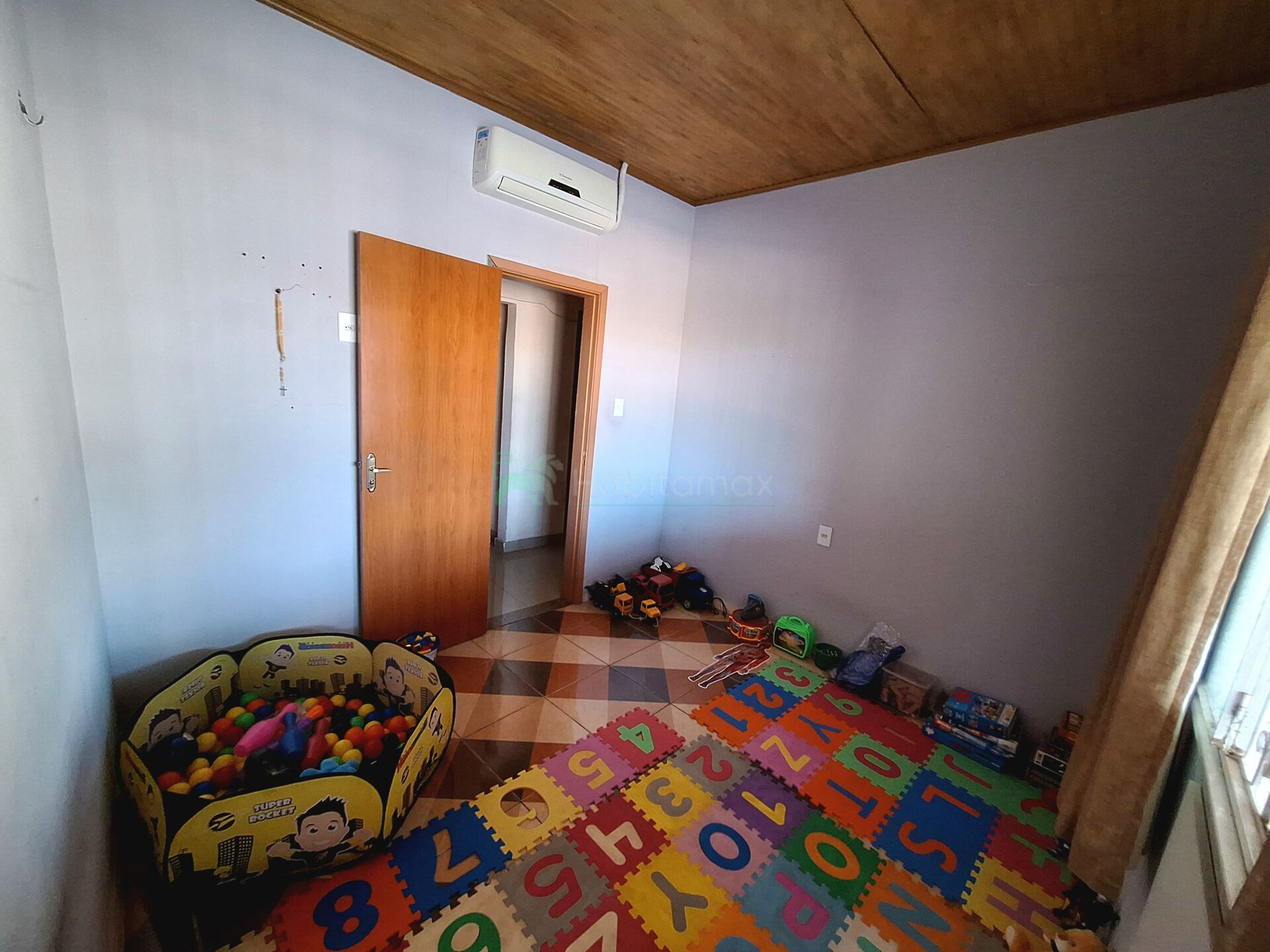 Casa à venda com 4 quartos, 220m² - Foto 8
