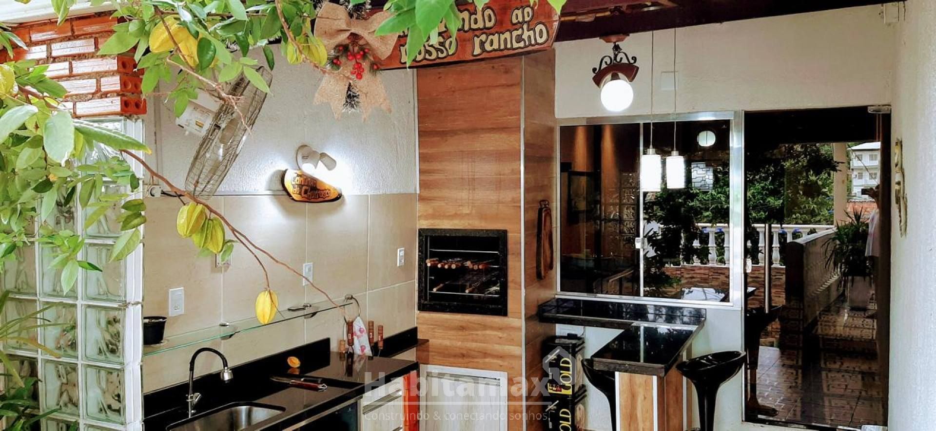 Casa à venda com 3 quartos, 186m² - Foto 1
