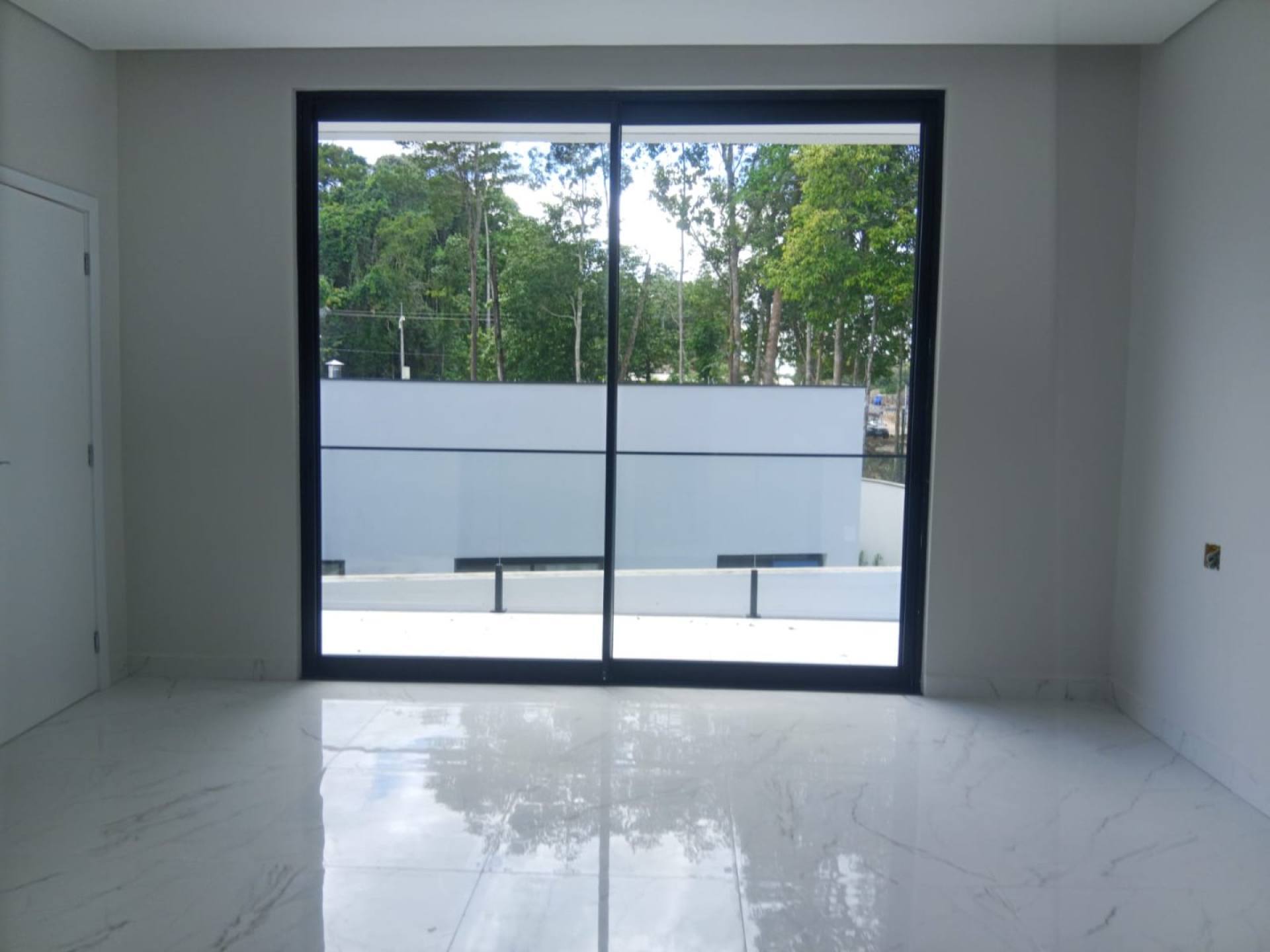Casa à venda com 4 quartos, 311m² - Foto 4