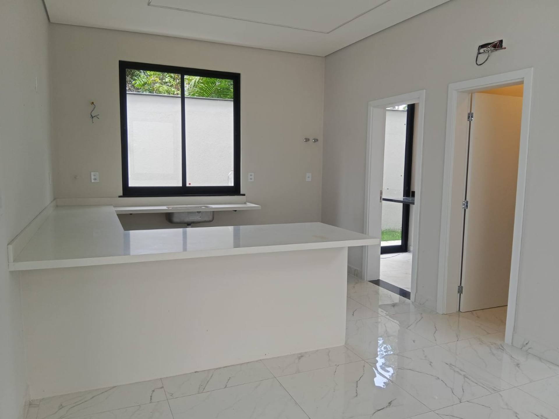 Casa à venda com 4 quartos, 311m² - Foto 12