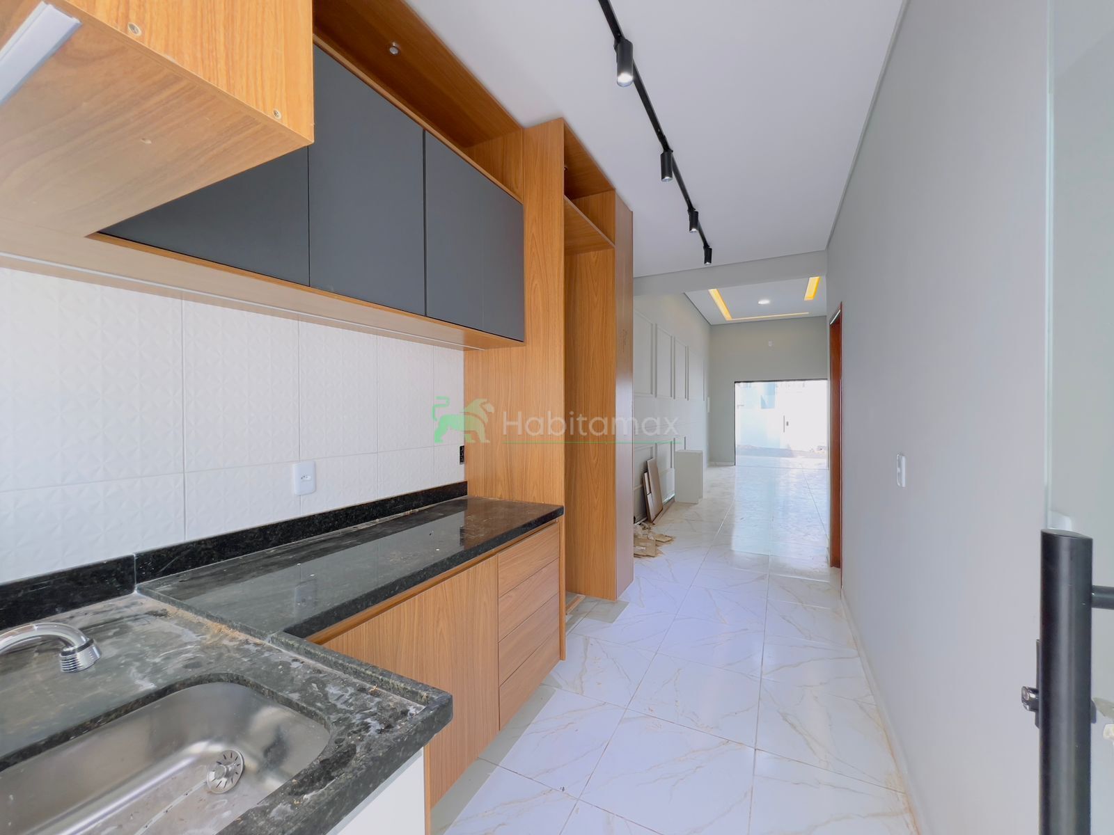 Casa à venda com 3 quartos, 70m² - Foto 11