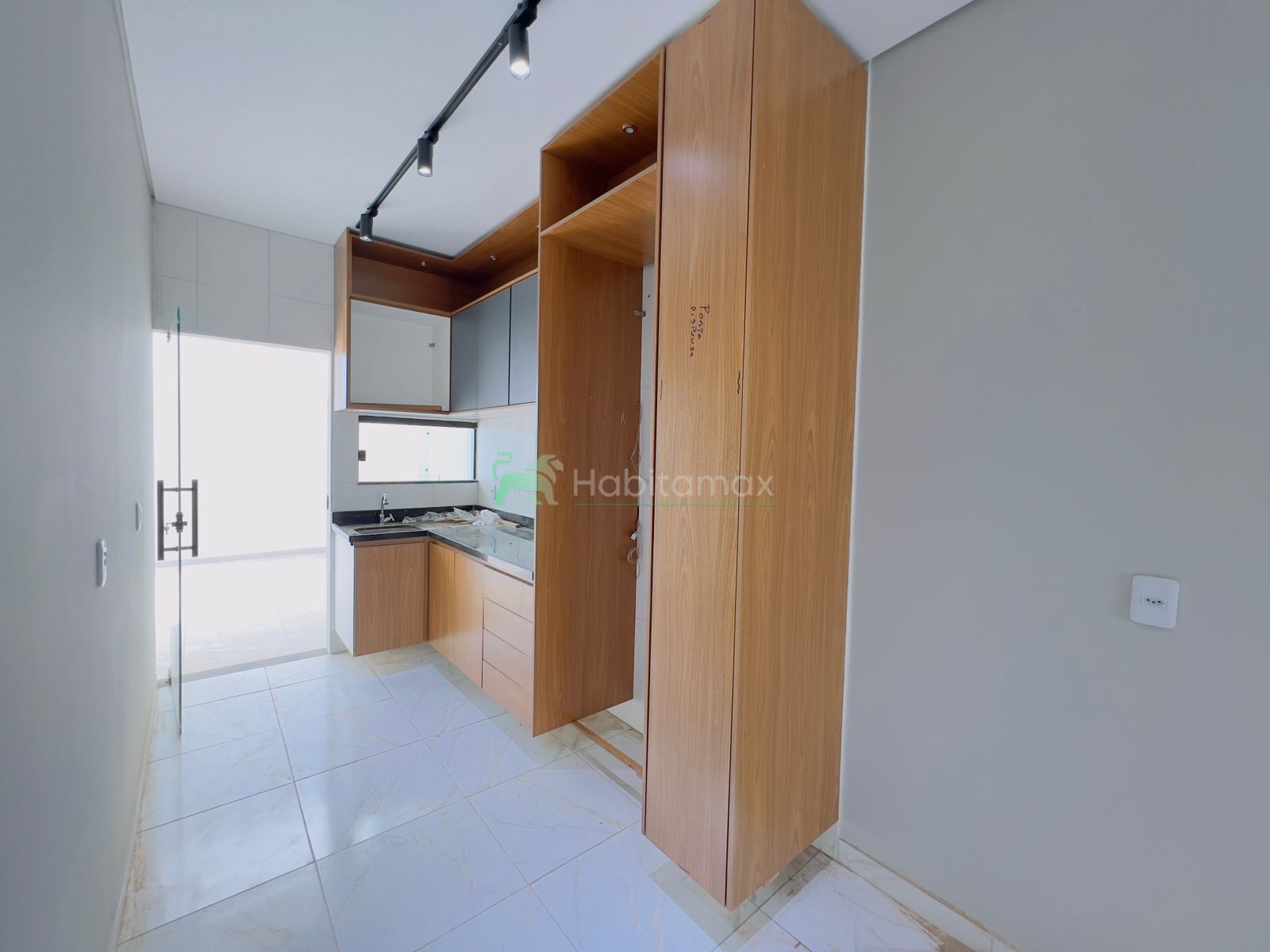 Casa à venda com 3 quartos, 70m² - Foto 12