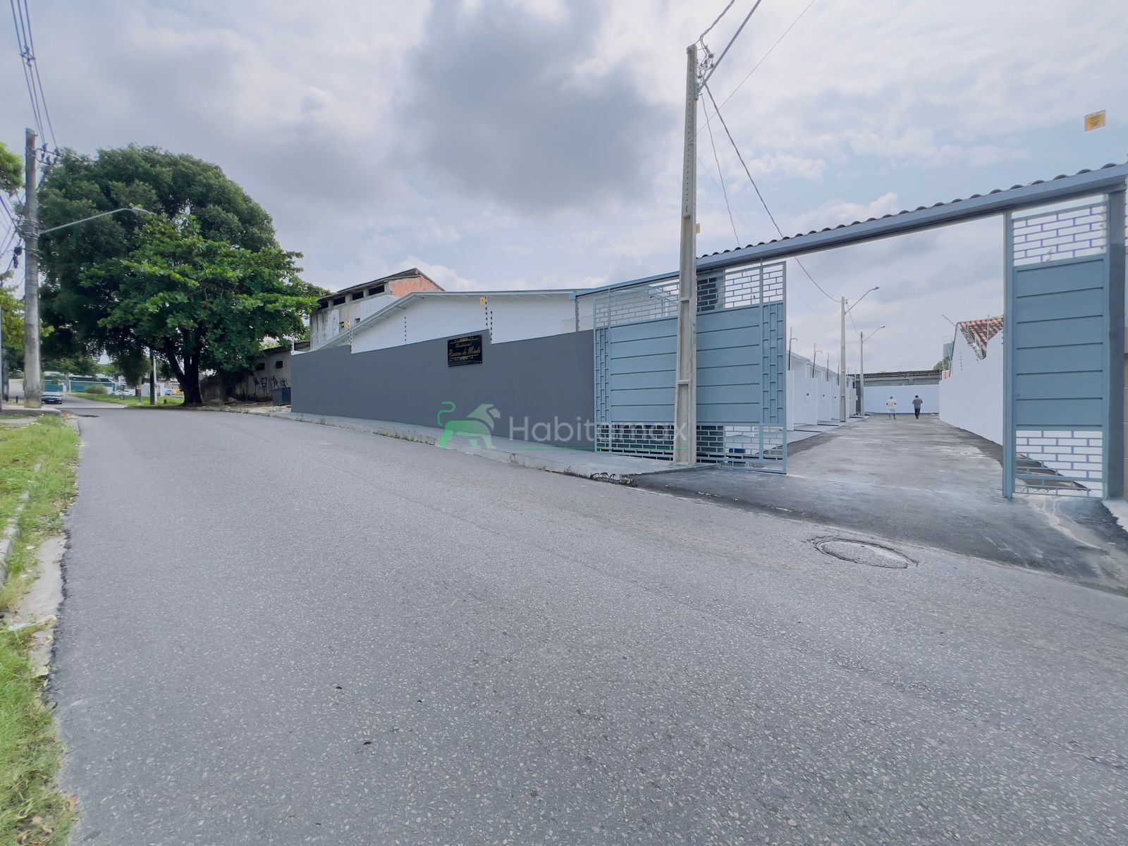 Casa à venda com 3 quartos, 70m² - Foto 1