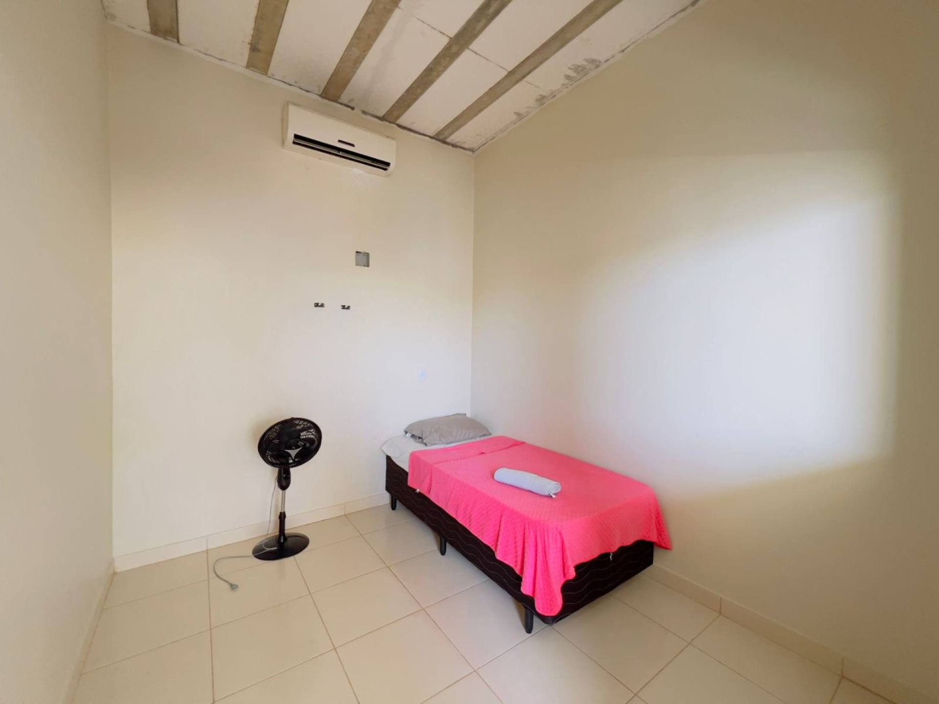 Casa à venda com 2 quartos, 200m² - Foto 16