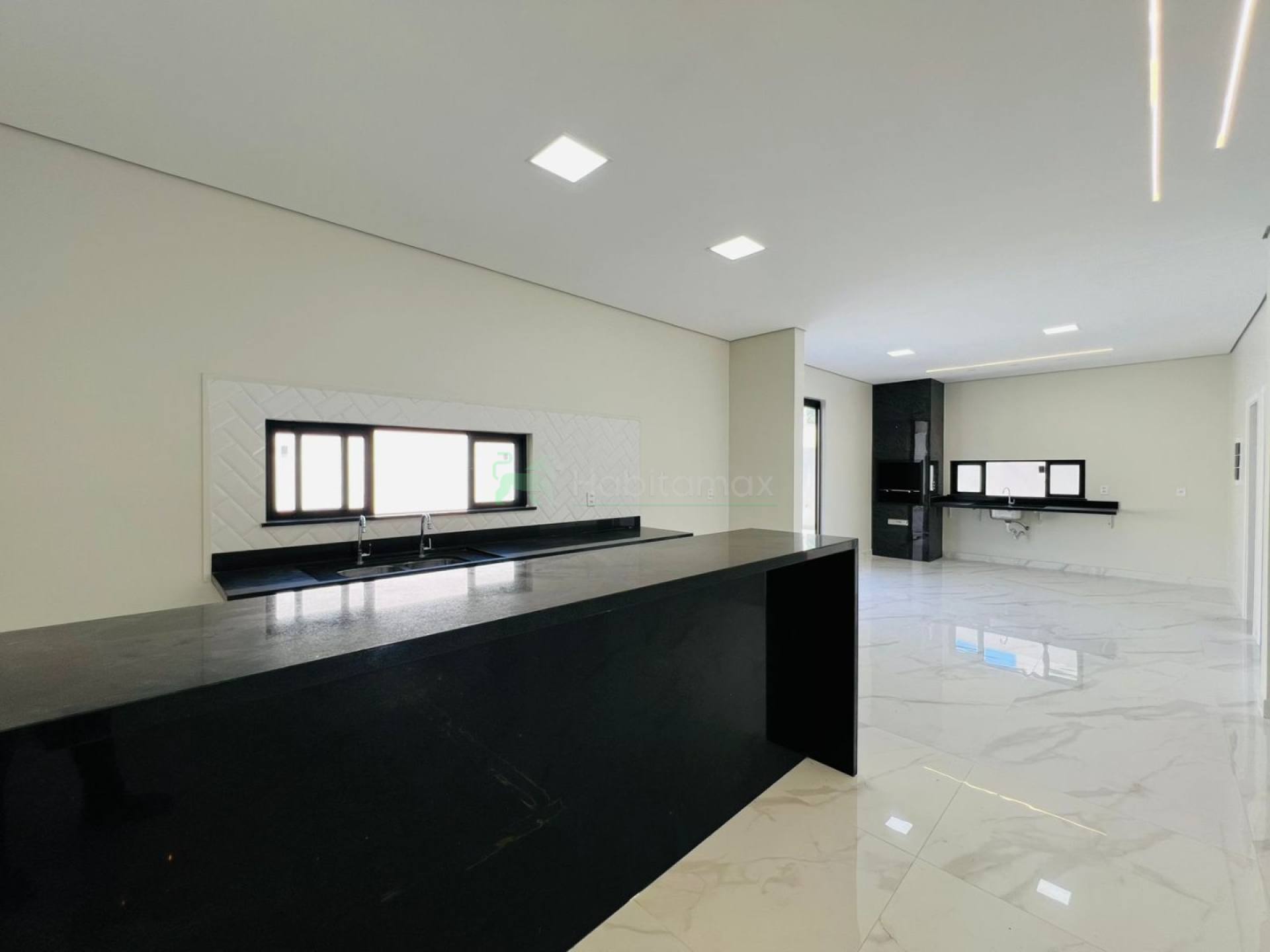 Casa à venda com 5 quartos, 289m² - Foto 7