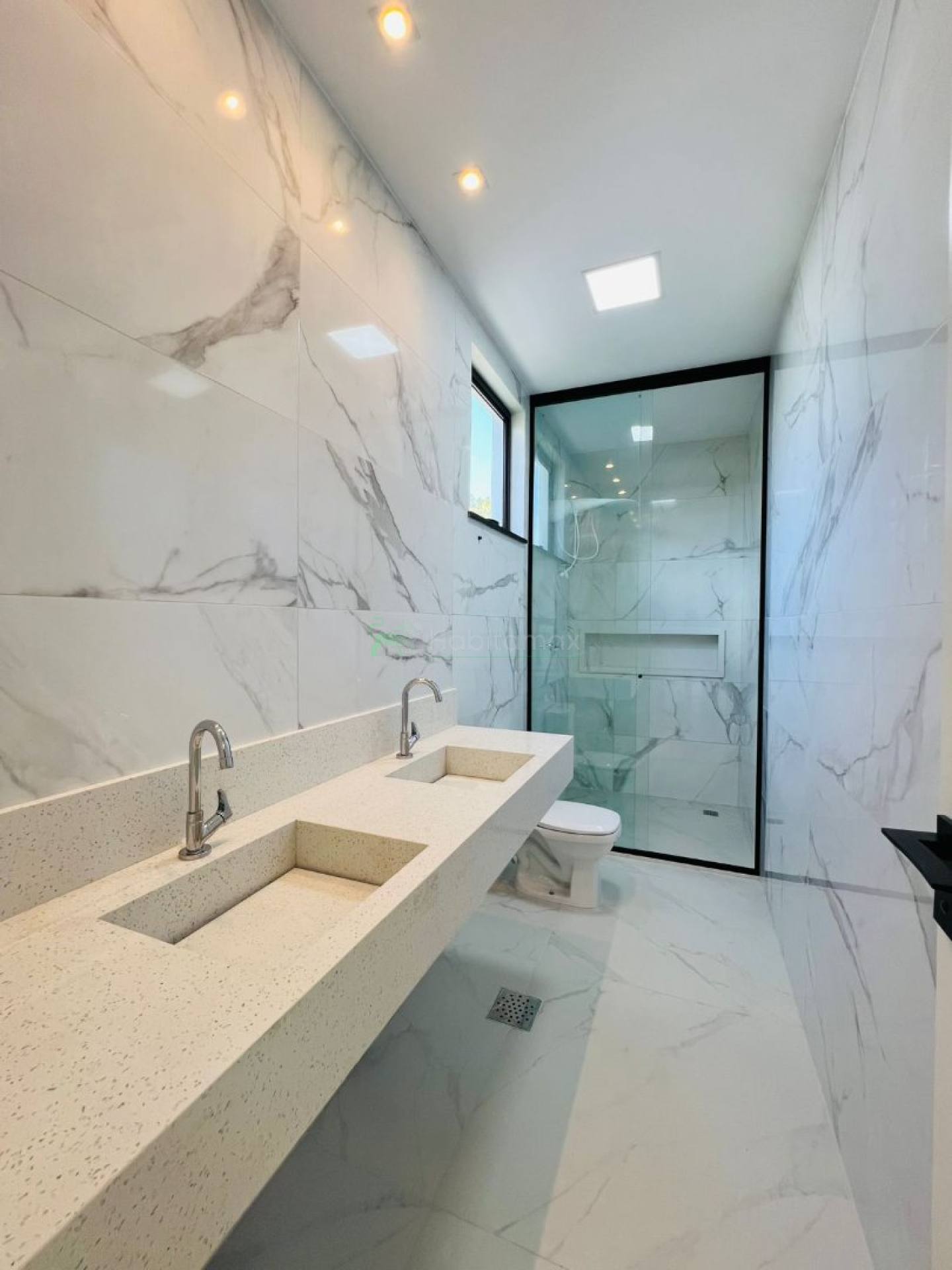 Casa à venda com 5 quartos, 289m² - Foto 30