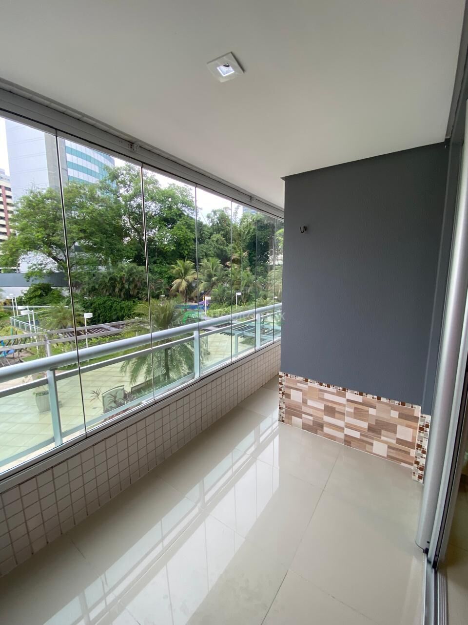 Apartamento para alugar com 2 quartos, 96m² - Foto 7
