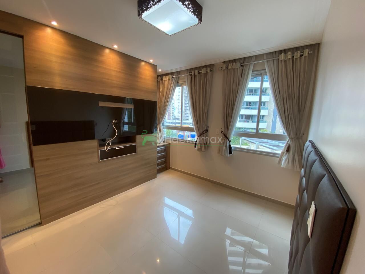 Apartamento para alugar com 2 quartos, 96m² - Foto 17