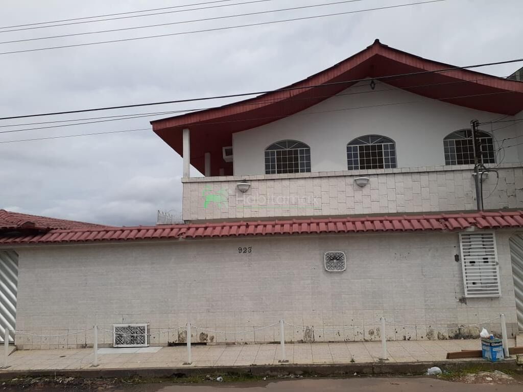 Casa à venda com 5 quartos, 230m² - Foto 4