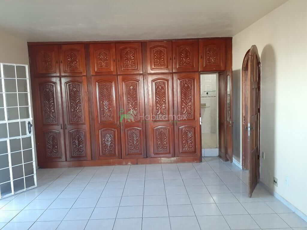 Casa à venda com 5 quartos, 230m² - Foto 17