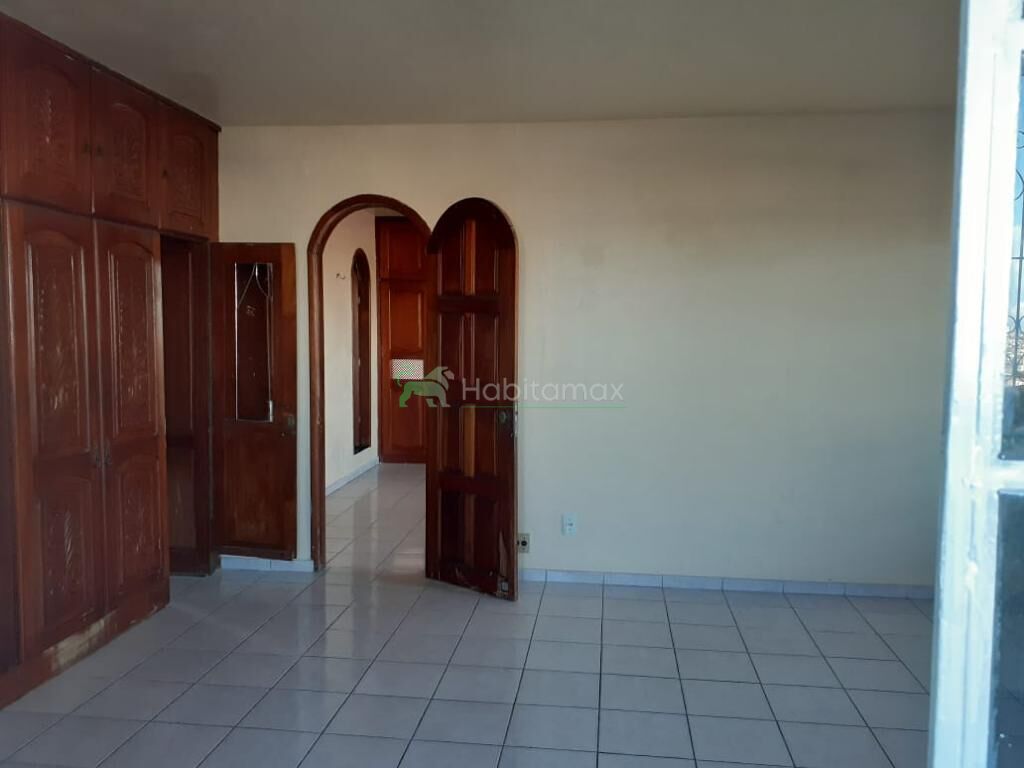 Casa à venda com 5 quartos, 230m² - Foto 12