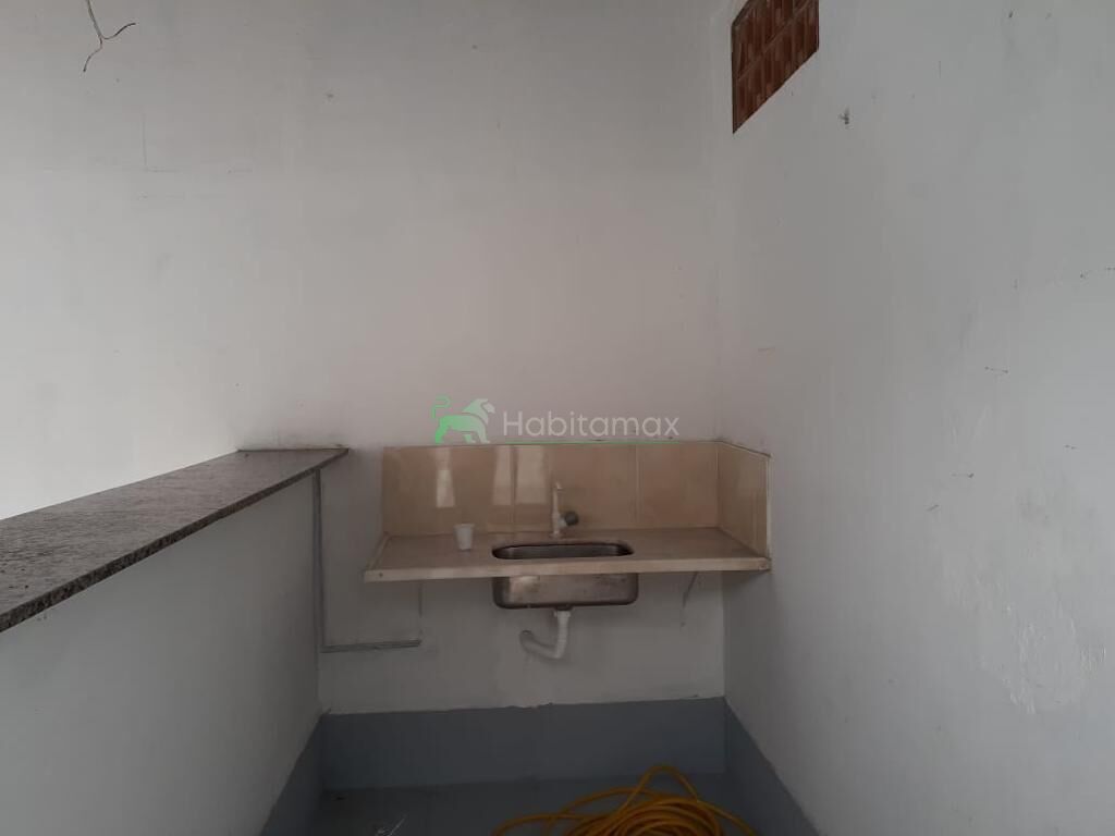 Casa à venda com 5 quartos, 230m² - Foto 21