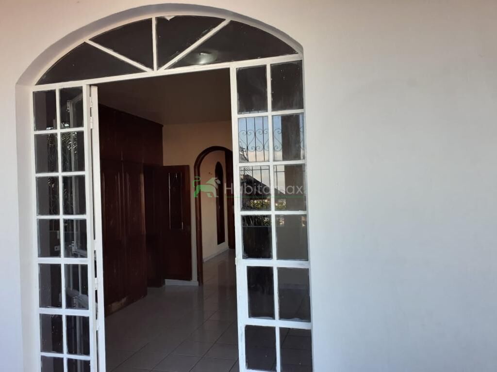 Casa à venda com 5 quartos, 230m² - Foto 13