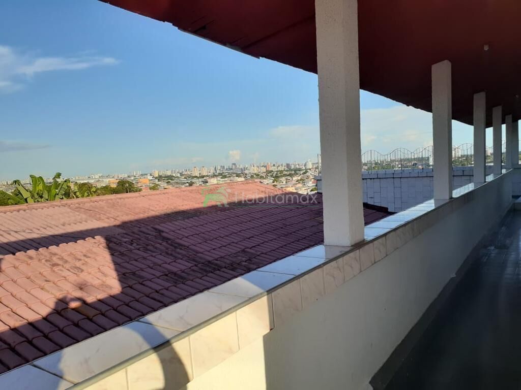Casa à venda com 5 quartos, 230m² - Foto 2