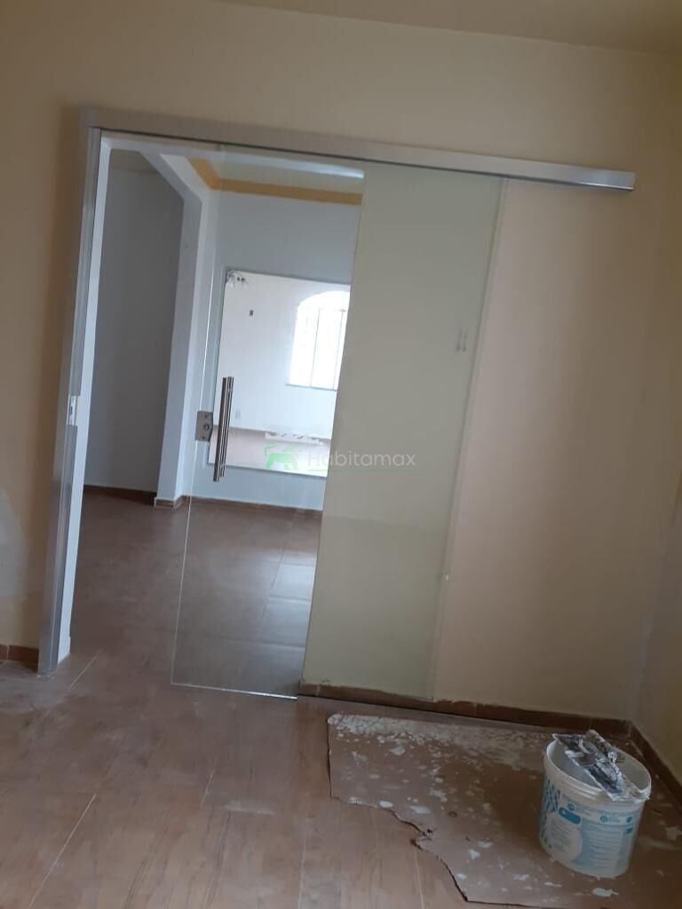 Casa à venda com 5 quartos, 230m² - Foto 11