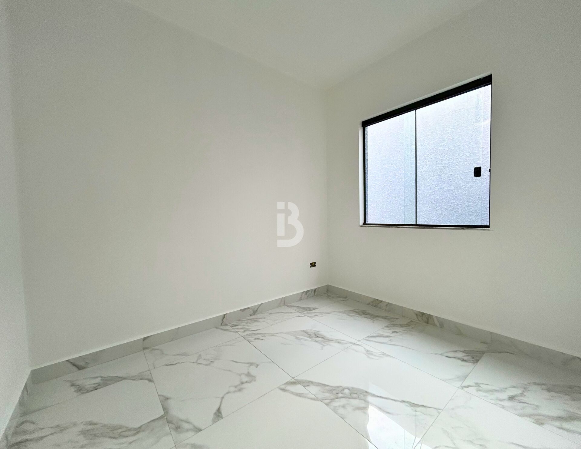 Casa à venda com 3 quartos, 72m² - Foto 1