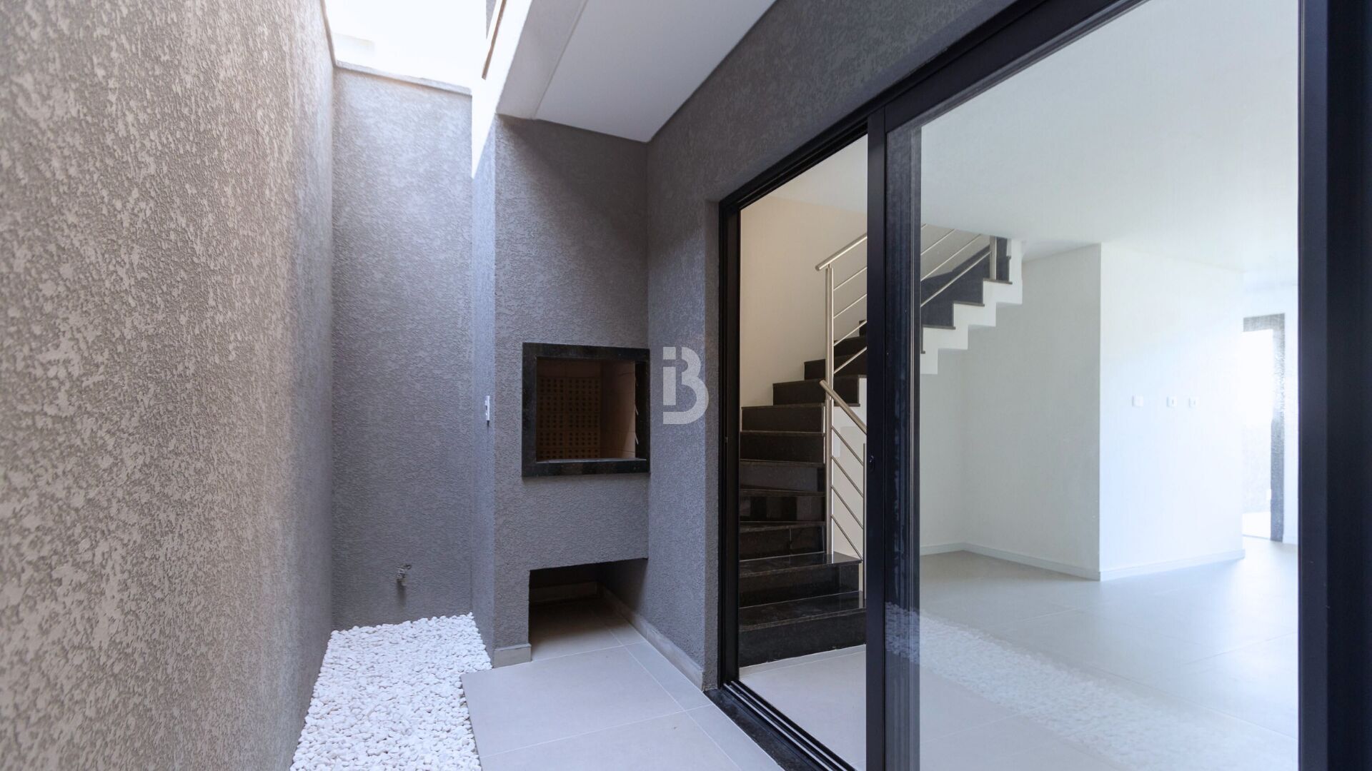Prédio Inteiro à venda com 3 quartos, 119m² - Foto 4