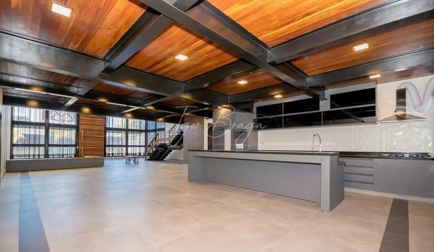 Casa à venda com 3 quartos, 455m² - Foto 1