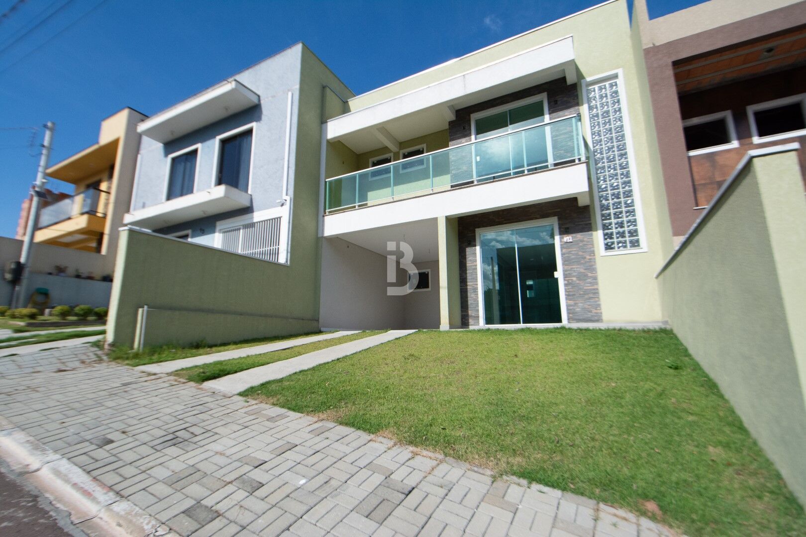 Sobrado à venda com 3 quartos, 135m² - Foto 2