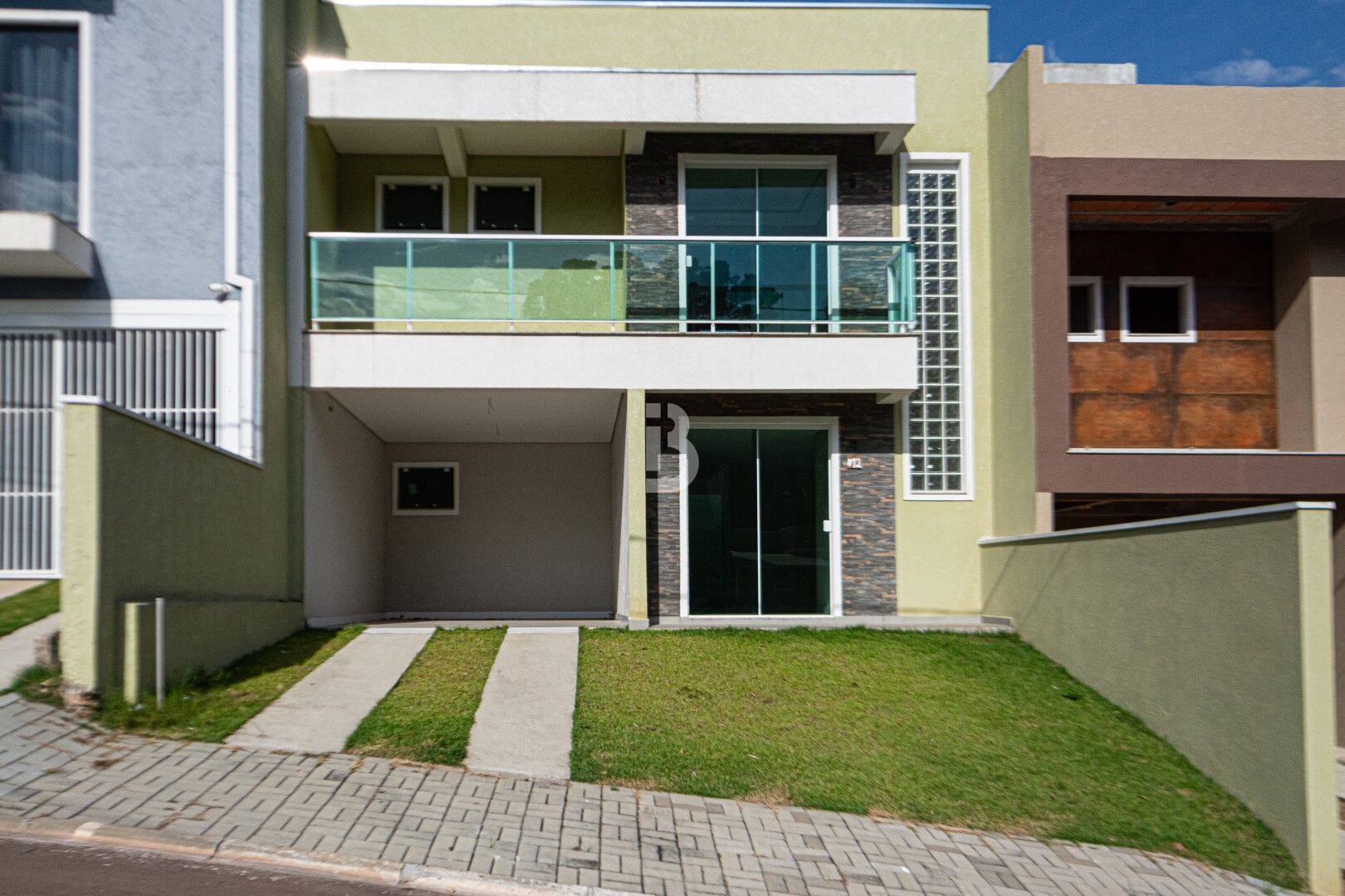 Sobrado à venda com 3 quartos, 135m² - Foto 1