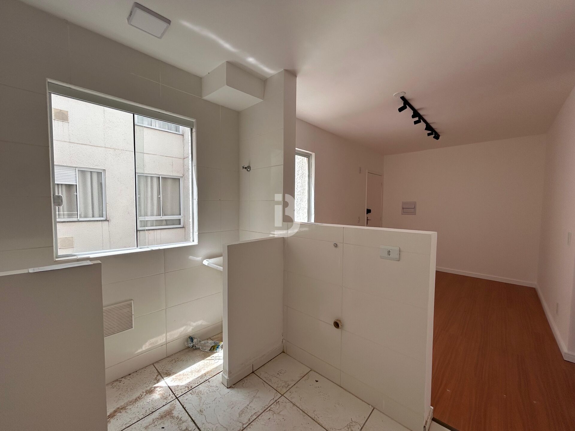 Apartamento à venda com 2 quartos, 40m² - Foto 3
