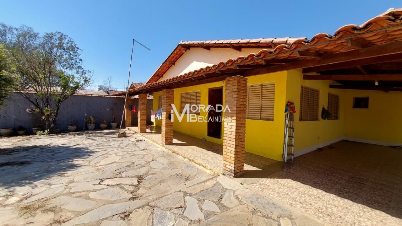 Sítio à venda com 3 quartos, 1700m² - Foto 1