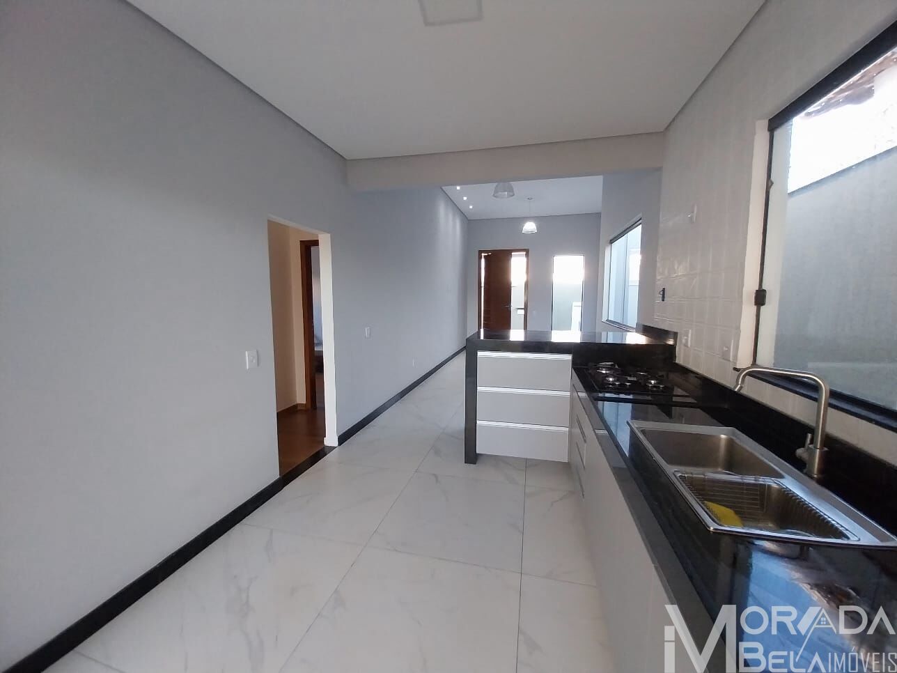 Casa à venda com 3 quartos, 140m² - Foto 1