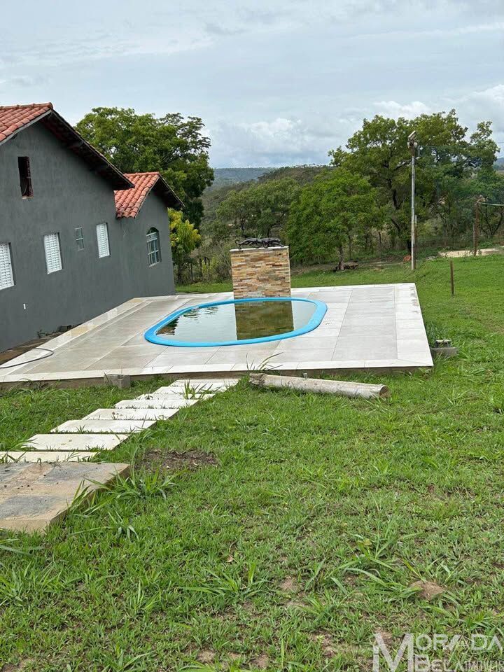 Fazenda à venda com 6 quartos, 1000m² - Foto 1