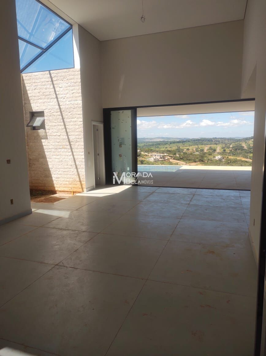 Casa, 4 quartos, 258 m² - Foto 1