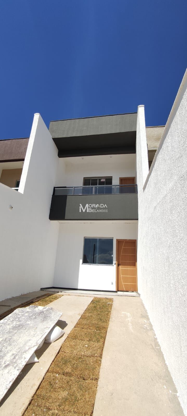 Casa à venda com 2 quartos, 80m² - Foto 1
