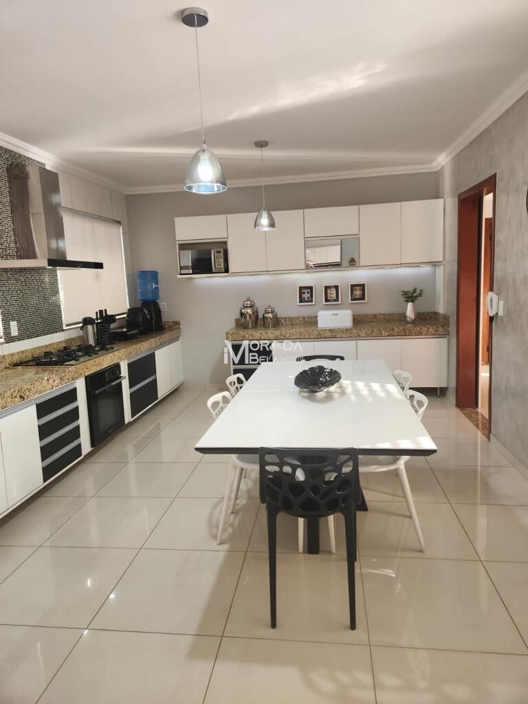 Casa à venda com 3 quartos, 157m² - Foto 4