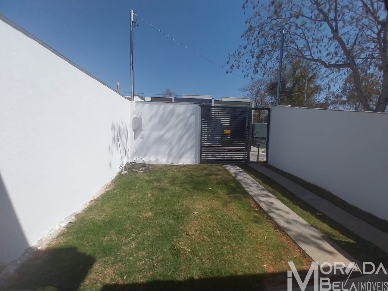 Casa à venda com 3 quartos, 120m² - Foto 2