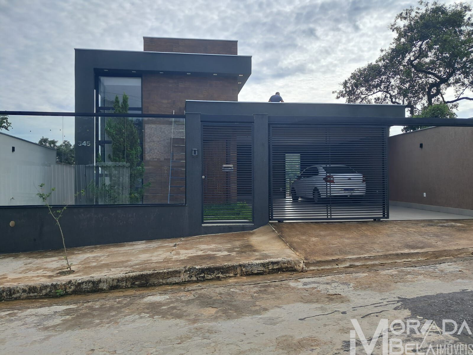 Casa à venda com 4 quartos, 360m² - Foto 1