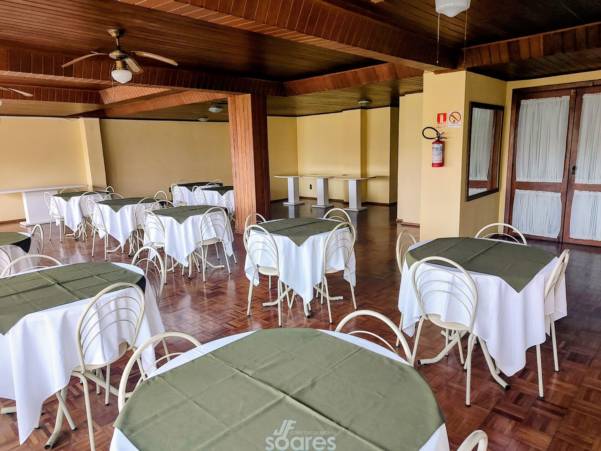 Apartamento à venda com 2 quartos, 75m² - Foto 25