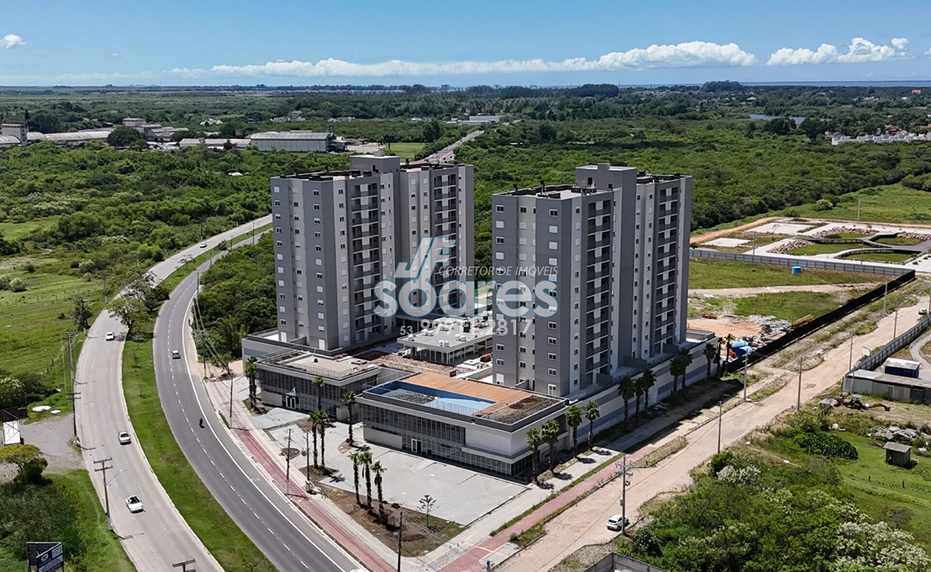 Apartamento à venda com 2 quartos, 61m² - Foto 4