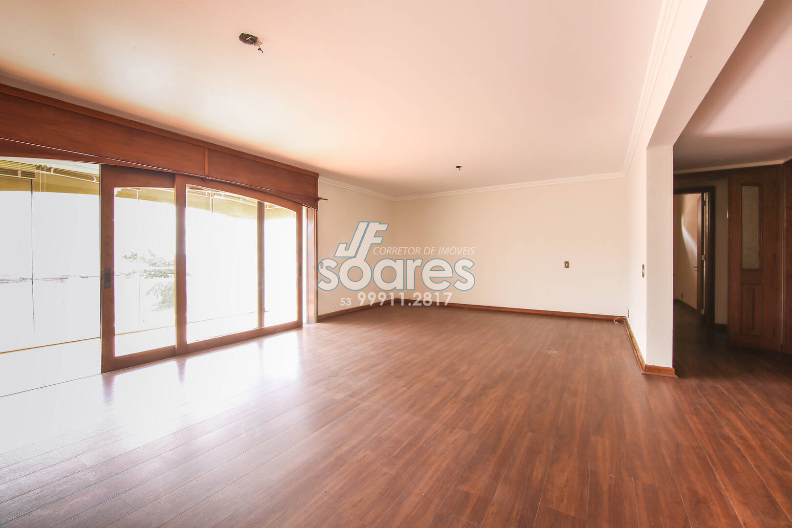 Apartamento à venda com 2 quartos, 158m² - Foto 2