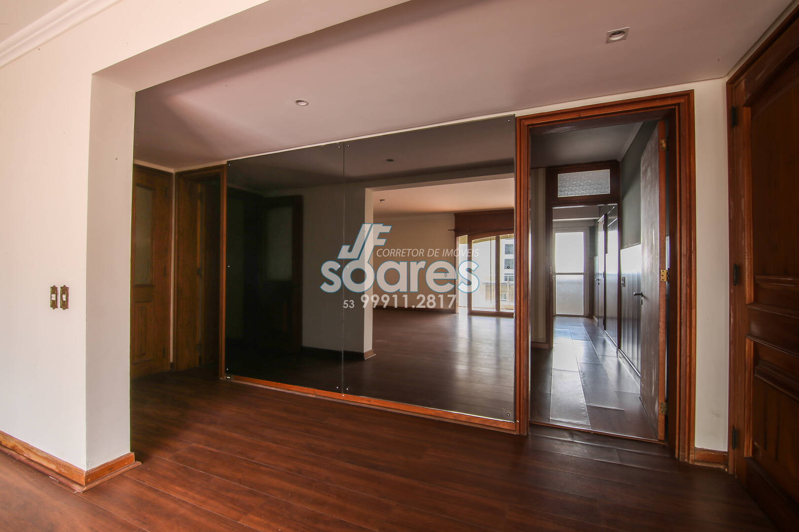 Apartamento à venda com 2 quartos, 158m² - Foto 4