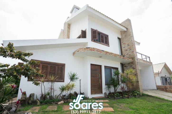 Sobrado à venda com 5 quartos, 390m² - Foto 1