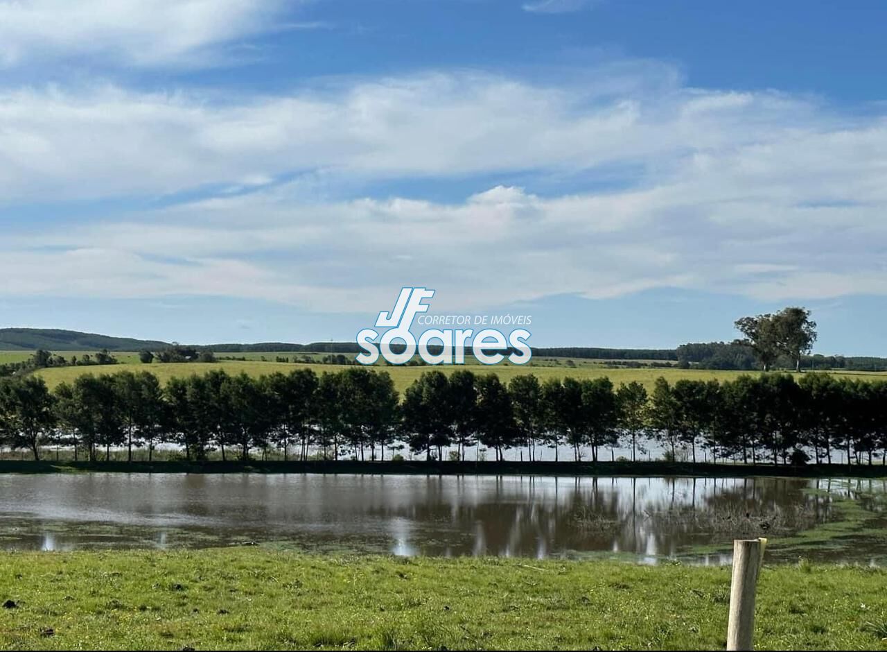 Sítio à venda com 3 quartos, 176000m² - Foto 1