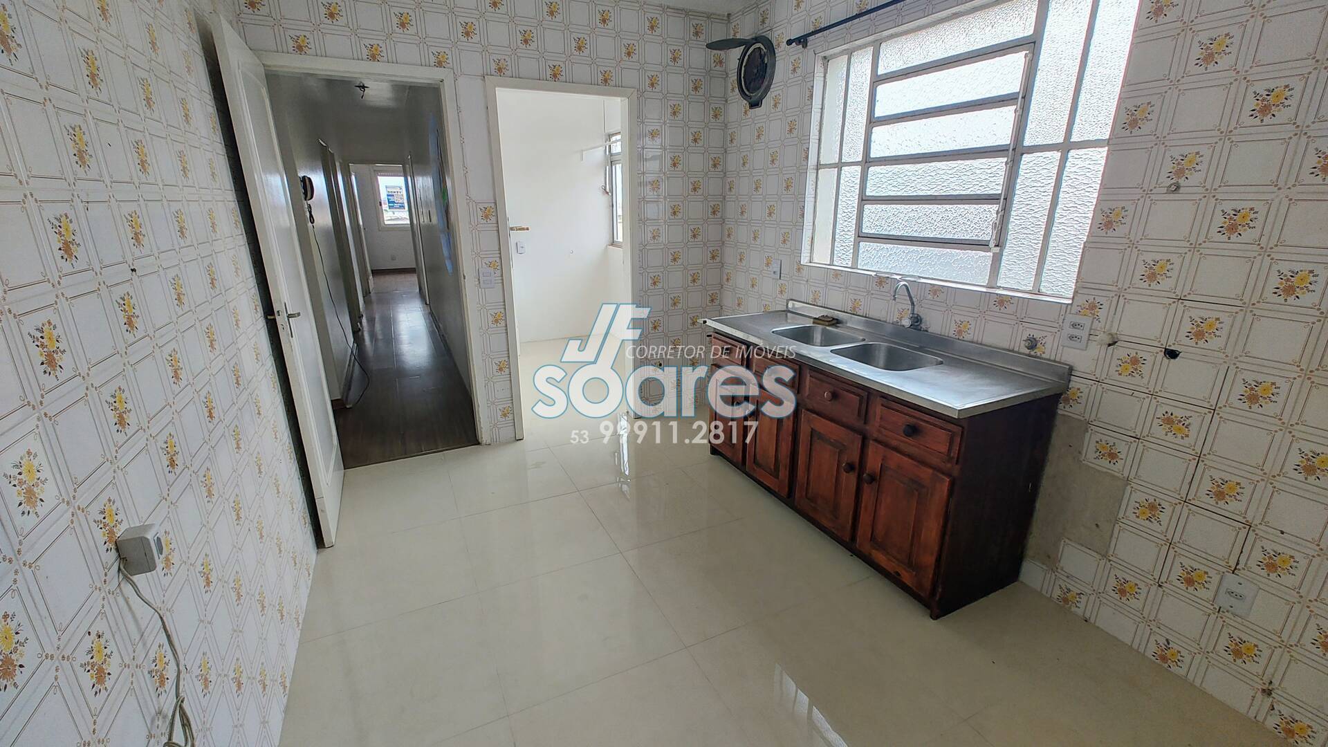 Apartamento à venda com 3 quartos, 98m² - Foto 4