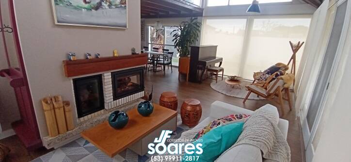 Sobrado à venda com 4 quartos, 283m² - Foto 1